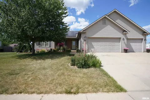 1201 W Harborway Dr, Chillicothe, IL 61523
