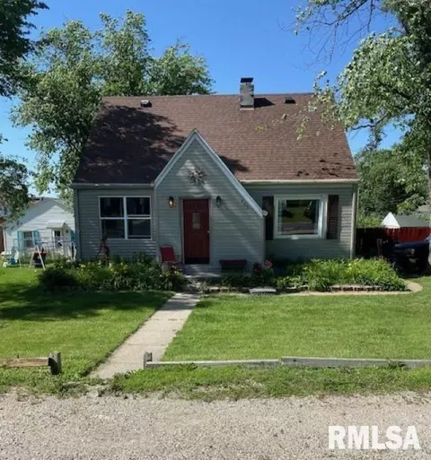 445 Carola St, Creve Coeur, IL 61610