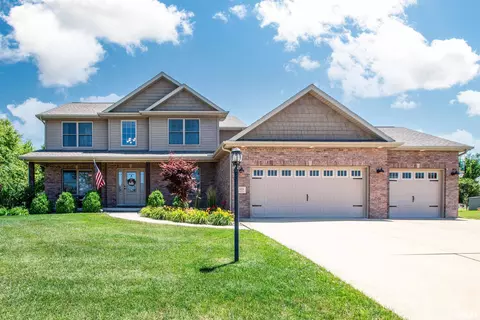 1325 Coventry Dr, Washington, IL 61571