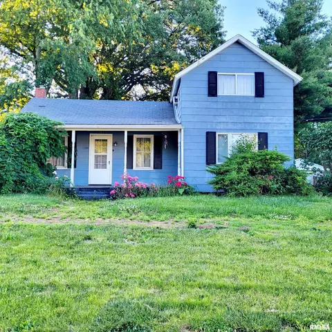 223 W Spruce St, Canton, IL 61520