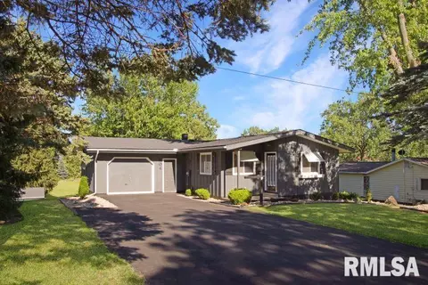 404 N Elm St, Toulon, IL 61483