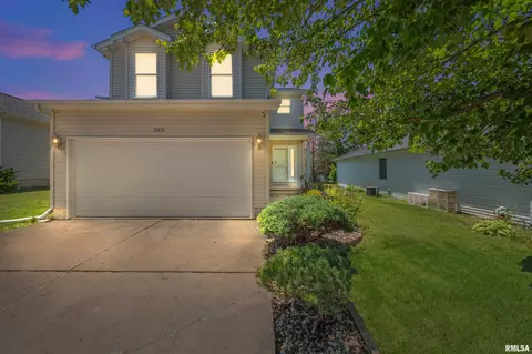 2304 W Jubilee Ln, Dunlap, IL 61525