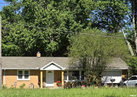 214 S Wood St, Washington, IL 61571