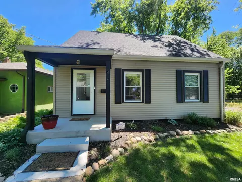 4002 N Ashton Ave, Peoria, IL 61614
