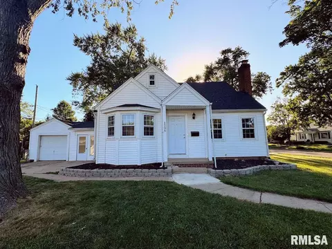1106 Elmhurst Ave, Peoria, IL 61603