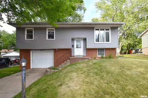 6214 N Upland Ter, Peoria, IL 61615
