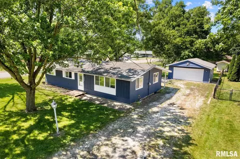 203 E Glendale St, Manito, IL 61546 photo 4