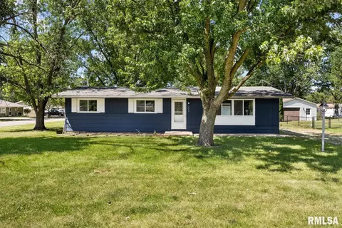 203 E Glendale St, Manito, IL 61546