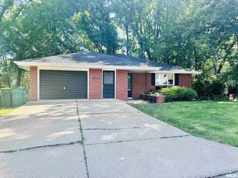 287 Jana Rd, Macomb, IL 61455