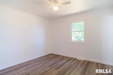 610 E 3rd St, Glasford, IL 61533 photo 19