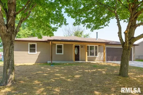 610 E 3rd St, Glasford, IL 61533 photo 2