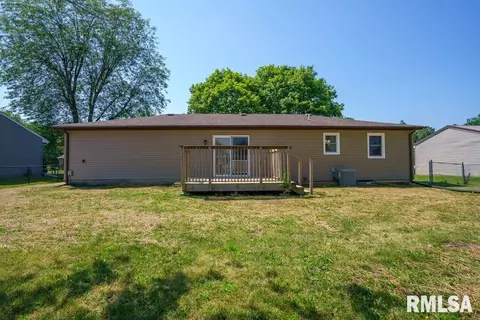 610 E 3rd St, Glasford, IL 61533 photo 24