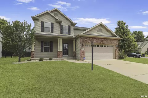 2203 W Paddington Ct, Peoria, IL 61615