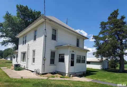 121 Locust St, Williamsfield, IL 61489