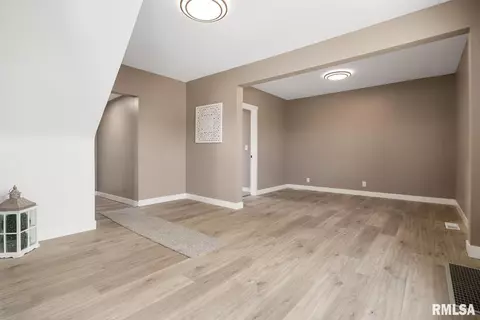 619 E Locust St, Metamora, IL 61548 photo 10