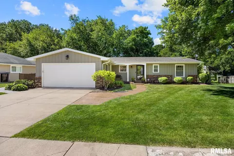4410 W Broyhill Ct, Peoria, IL 61615
