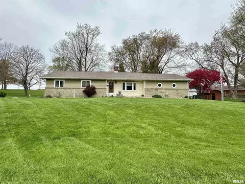 13756 Glenmar Dr, Pekin, IL 61554