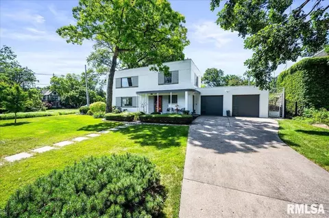 100 W Crestwood Dr, Peoria, IL 61614