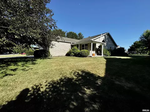 1219 Rebecca Ln, Macomb, IL 61455