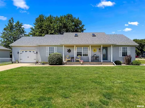 1203 Washington St, Manito, IL 61546