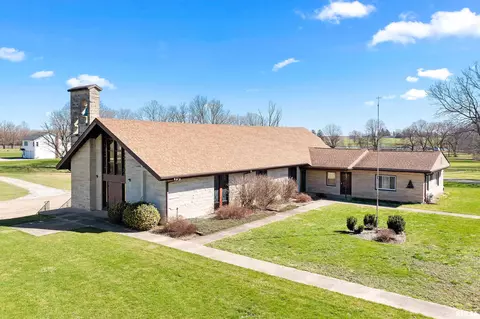 411 E Parkside Dr, Washburn, IL 61570