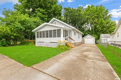 806 Kingsley St, Normal, IL 61761