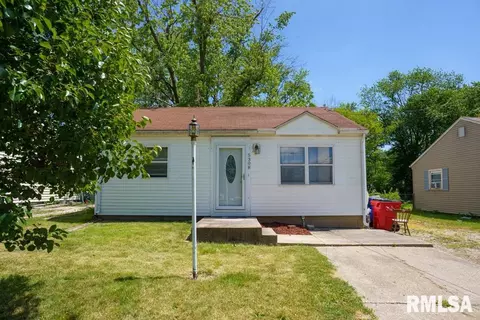5308 N Glen Elm Dr, Peoria Heights, IL 61616