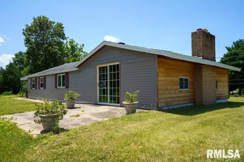 317 Hillside Rd, East Peoria, IL 61611