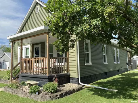 905 N 5th Ave, Canton, IL 61520