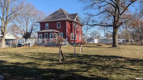 227 Elm St, Adair, IL 61411