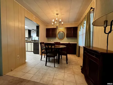 118 James Dr, Macomb, IL 61455 photo 5
