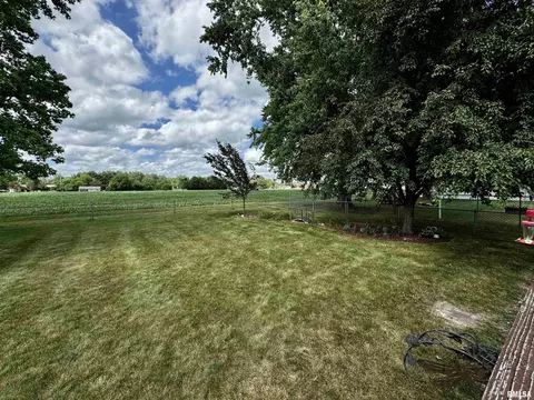 118 James Dr, Macomb, IL 61455 photo 17