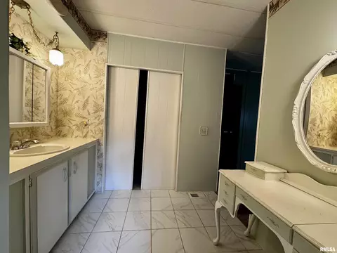 118 James Dr, Macomb, IL 61455 photo 14
