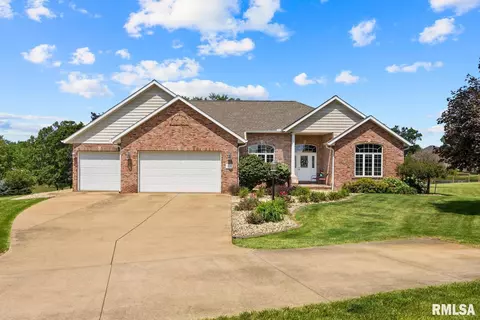5551 Broadway Rd, Groveland, IL 61535