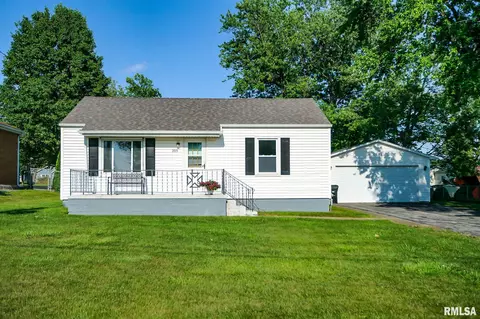 205 Mcginley St, Washington, IL 61571