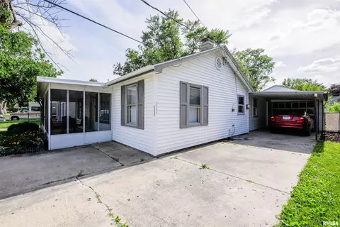 215 Connecticut St, Washington, IL 61571
