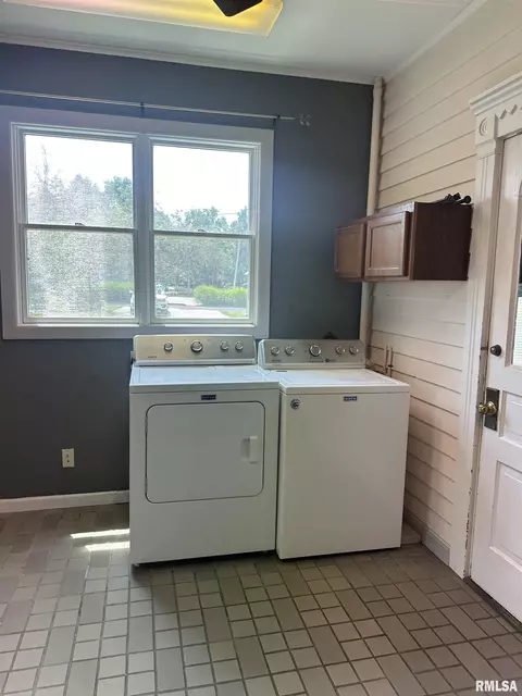 310 E James St, Eureka, IL 61530 photo 11