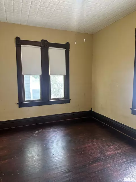 310 E James St, Eureka, IL 61530 photo 17