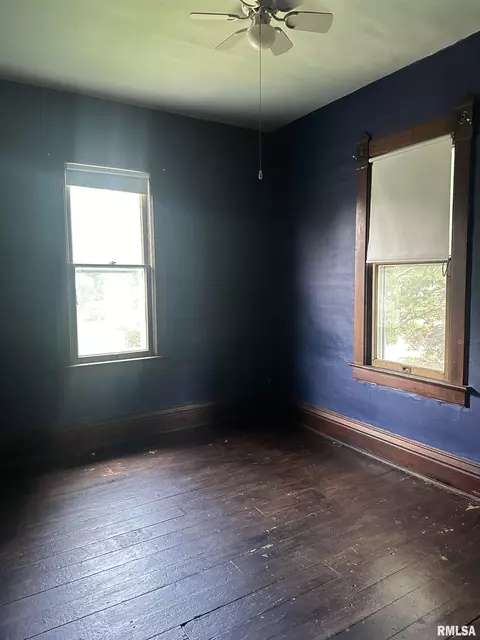 310 E James St, Eureka, IL 61530 photo 18