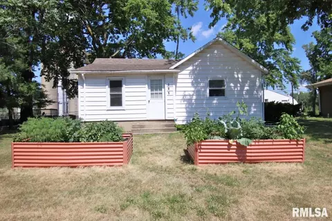 305 N Washington St, Manito, IL 61546