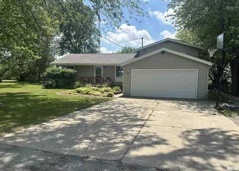 116 Chestnut Dr, East Peoria, IL 61611