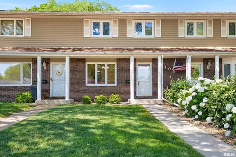108 Shoshone Dr, East Peoria, IL 61611