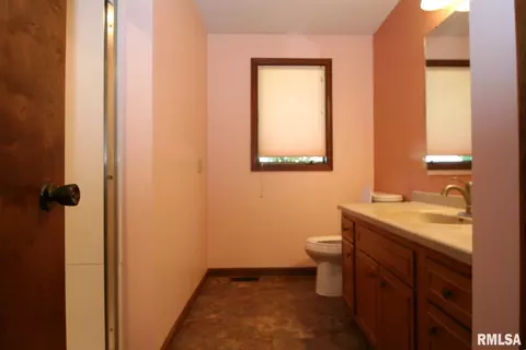415 S Maple Ave, Minier, IL 61759 photo 12