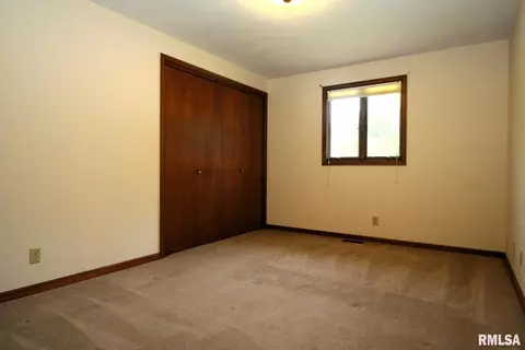 415 S Maple Ave, Minier, IL 61759 photo 8
