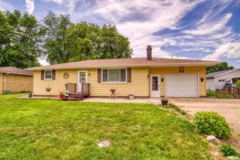403 S East Ave, Manito, IL 61546