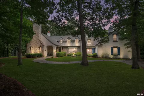 9842 N Thousand Oaks Ct, Peoria, IL 61615