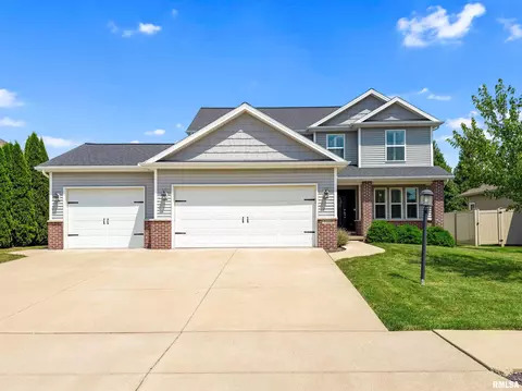 7110 N White Fir Dr, Edwards, IL 61528