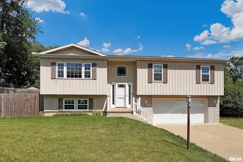 305 Lexington Dr, East Peoria, IL 61611