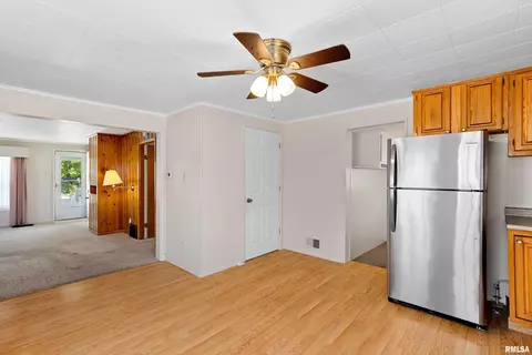 Entry Way - 610 E Pasadena Ave, Peoria, IL 61603 photo 2 of 2