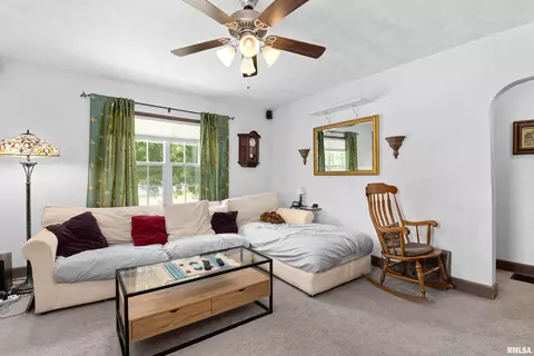210 Albert St, Washington, IL 61571 photo 4